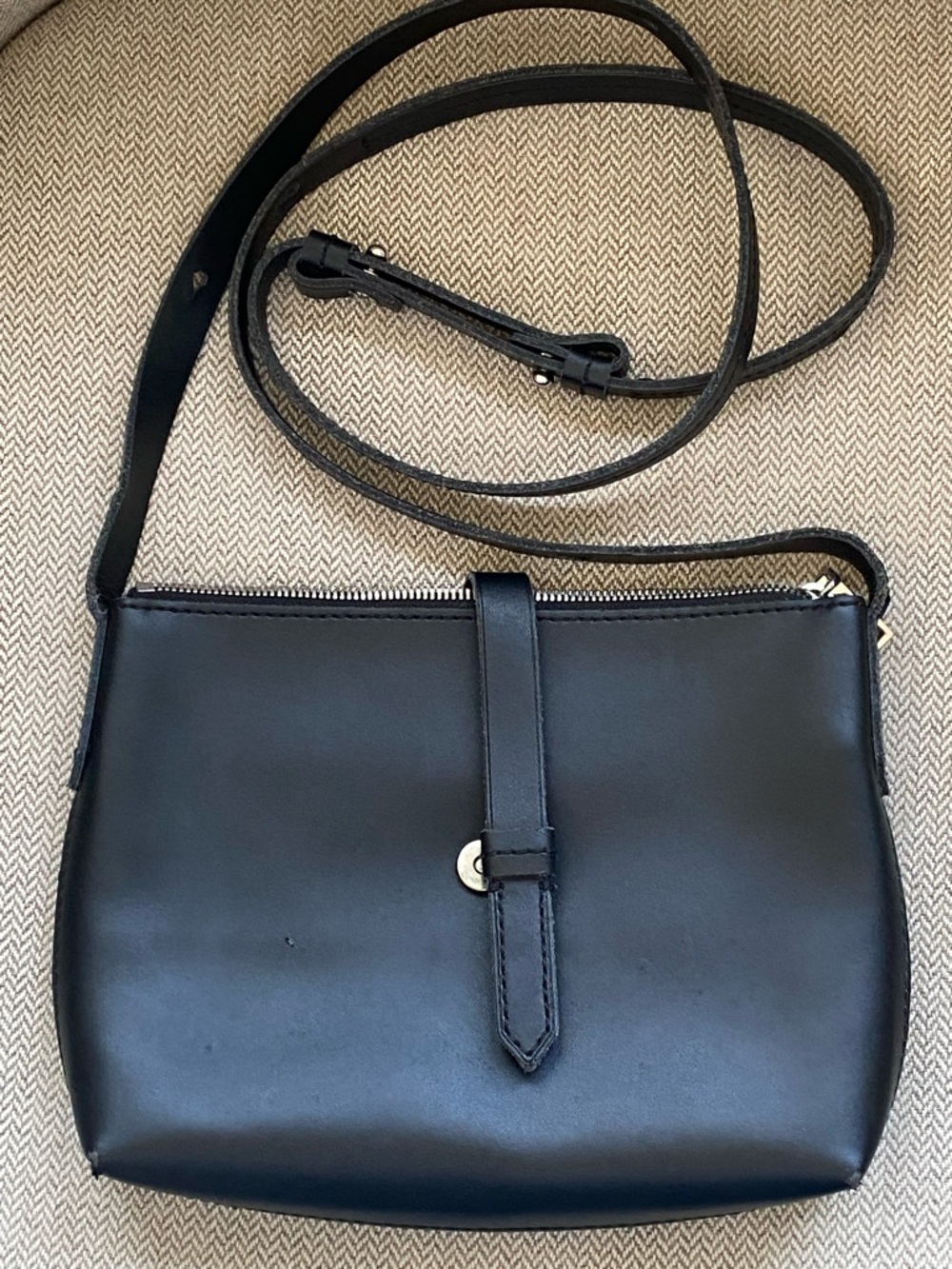 J crew Women's Black Leather Crossbody Bag - Classic Minimalist Design 1990s